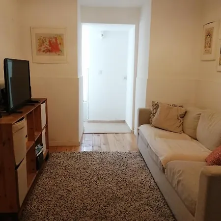 Apartamento Encantador Com Patio Lisboa