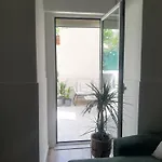 Encantador Com Patio