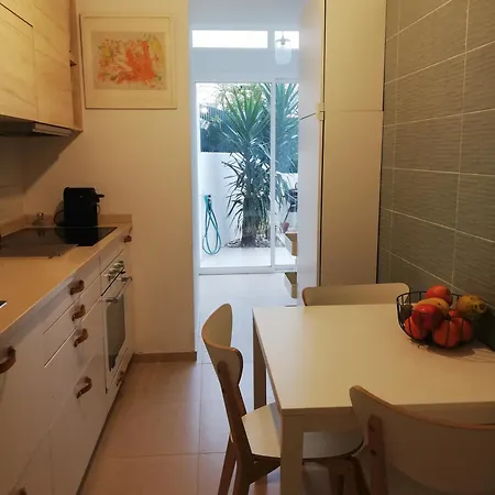 Encantador Com Patio Lissabon