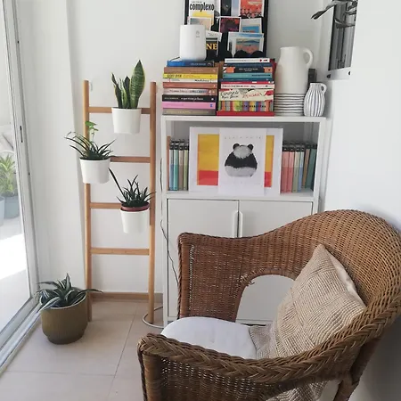 Encantador Com Patio Апартаменты *
